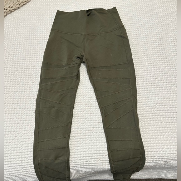 Lululemon Wonder Under High Rise 25’’ Leggings Size 6 - Green w/ mesh stripes - Picture 4 of 5